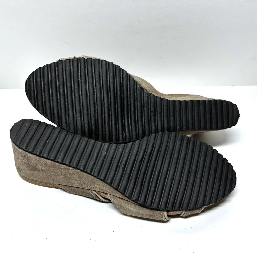 Cordani Woman 38 Avery Suede Wedge Cross Strap Sandals Made in Italy Taupe‎